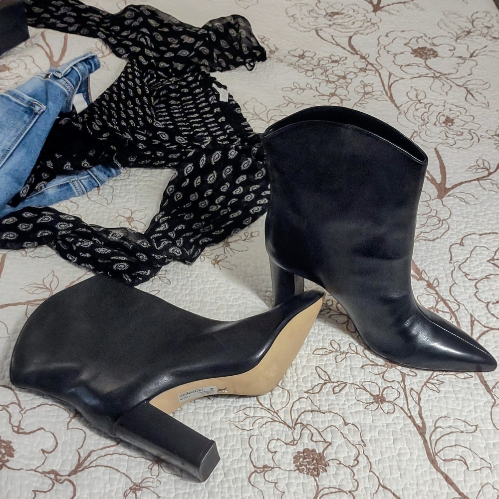 AREZZO Elegant Black Ankle Boots